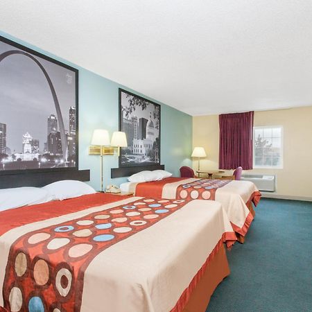 Super 8 By Wyndham Carthage Hotel Bagian luar foto