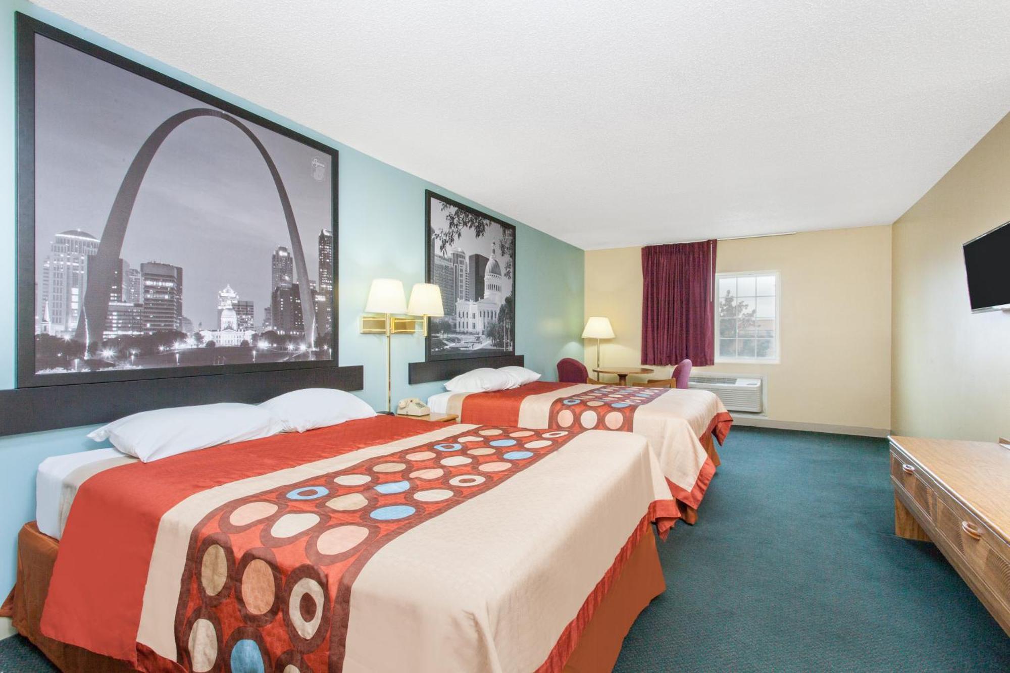 Super 8 By Wyndham Carthage Hotel Bagian luar foto